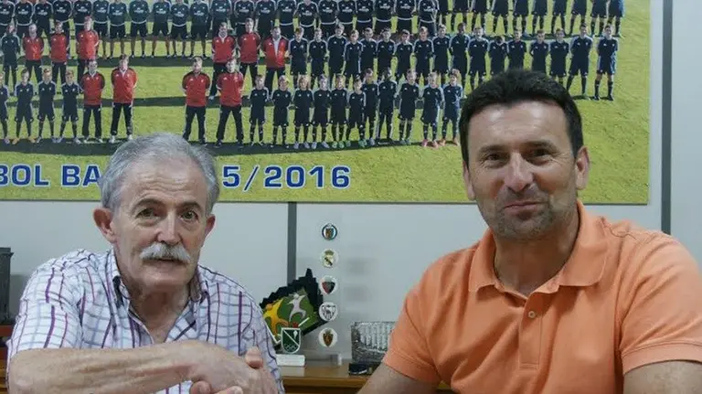 Firma del acuerdo entre el Club Deportivo Amigot y Osasuna. 