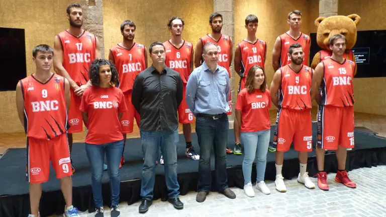 Plantilla y entrenadores del Basket Navarra 2016-17.