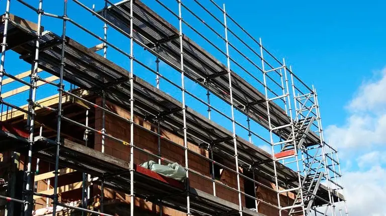 Andamio para la obra de un edificio.ARCHIVO