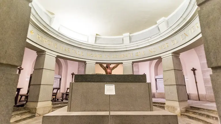 Cripta del Monumento a los Caídos de Pamplona donde se encuentran enterrados los golpistas franquistas Emilio Mola y José Sanjurjo (12). IÑIGO ALZUGARAY