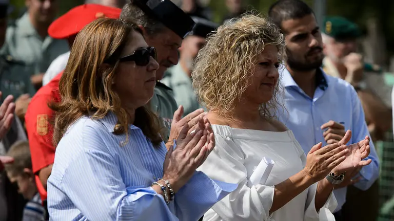 Ofrenda floral con la que se ha recordado al guardia civil Juan Carlos Beiro Montes, al cumplirse el decimocuarto aniversario de su asesinato por ETA. PABLO LASAOSA