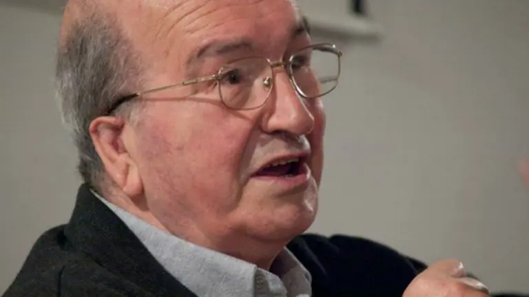 Pedro Manterola durante una charla ofrecida en 2012 en la Escuela de Arte de Pamplona. Escuela de Arte de Pamplona