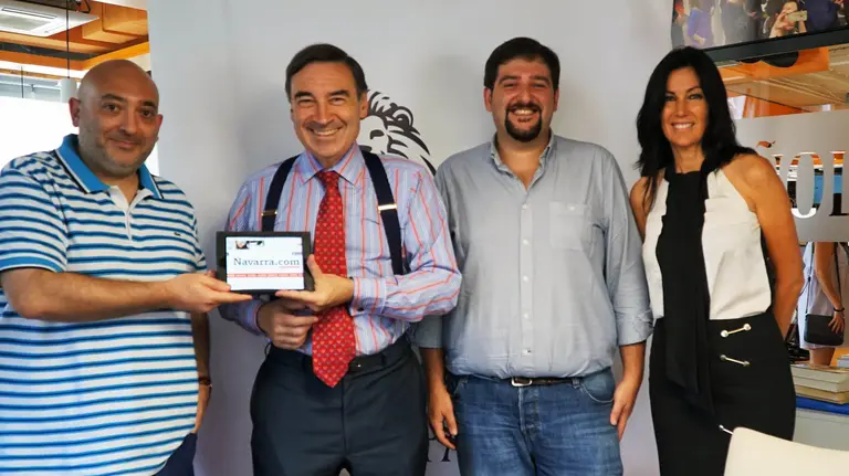 Ignacio Murillo, director de Navarra.com,  Pedro J. Ramírez, director de El Español, Jesús Sancho, director comercial de Navarra.com, y Eva Fernández, consejera delegada de El Español.