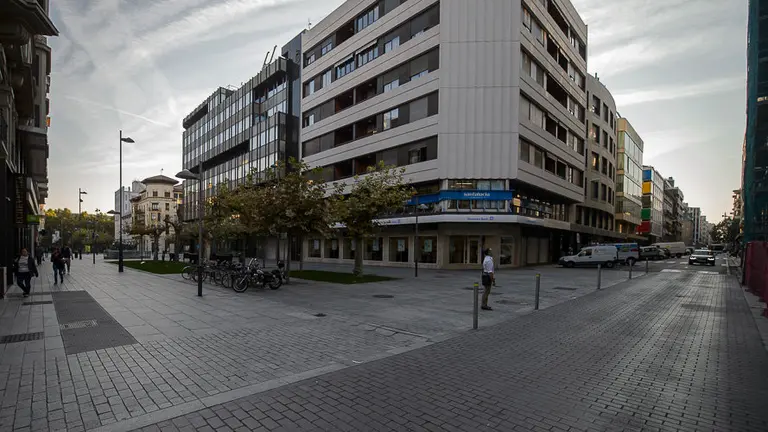 Cruce de la avenida Roncesvalles con Paulino Caballero. PABLO LASAOSA 01