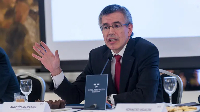 El presidente del Grupo Eroski, Agustín Markaide, protagoniza los Desayunos Empresariales organizados por Navarra Capital en el Hotel Tres Reyes. IÑIGO ALZUGARAY