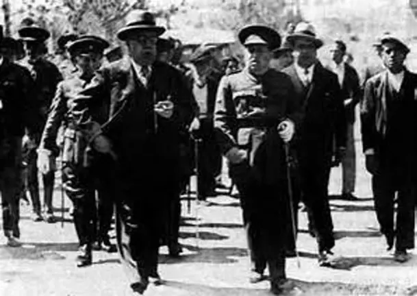 El presidente del Gobierno Azaña y el general Sanjurjo.