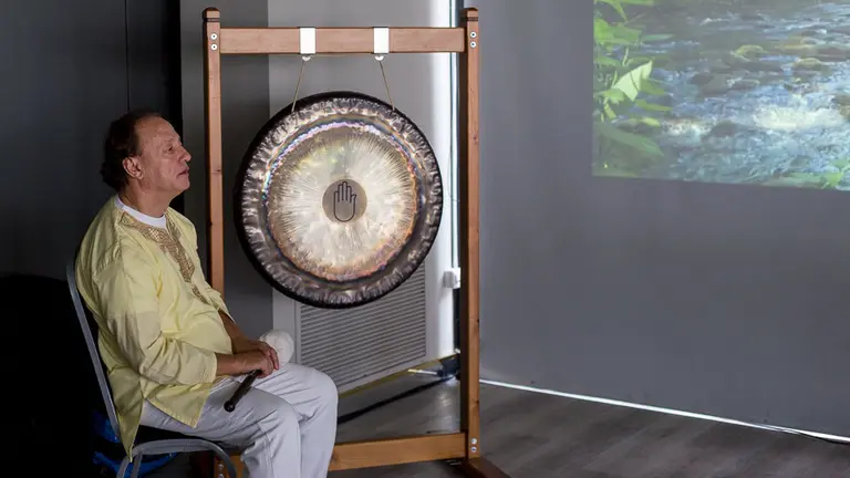 IX Salón Internacional de Esoterismo y las Terapias Naturales que se celebra del 13 al 16 de octubre en el Hotel Tres Reyes de Pamplona. IÑIGO ALZUGARAY