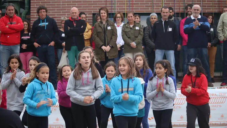 Celebración del Nafarroa Oinez en Viana con la presencia de autoridades como la presidenta de Navarra, Uxue Barkos, o la presidenta del Parlamento, Ainhoa Aznárez. NAFARROA OINEZ