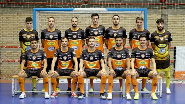 Plantilla de jugadores del Aspil Vidal en Tudela.
