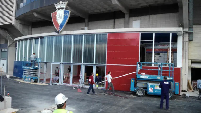 Obras de acceso a la zona de vestuarios del Sadar.