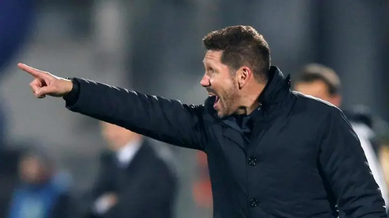 Diego Simeone no podrá fichar en enero. Efe.