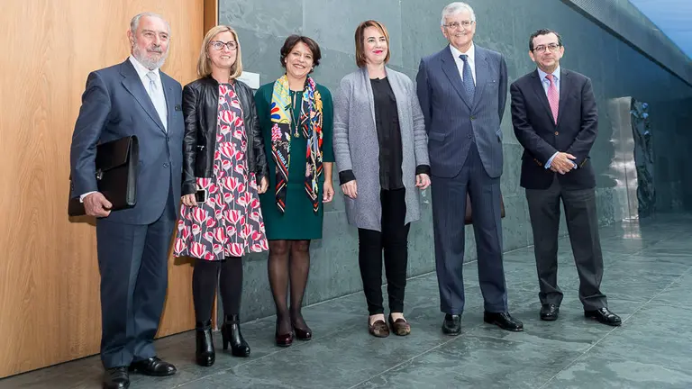 El exfiscal general del Estado, Eduardo Torres Dulce, y el exmagistrado del Tribunal Constitucional, Manuel Aragón, participan en una jornada sobre la Constitución en el Par (22)