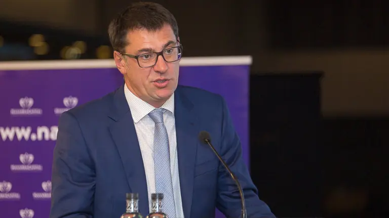 Guilhem Costes, de Firch Rating, en los Diálogos de Economía de Navarra Capital. CEDIDA