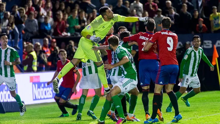 Partido de la Liga Santander entre Osasuna y Real Betis (1-2) disputado en El Sadar. IÑIGO ALZUGARAY (2)
