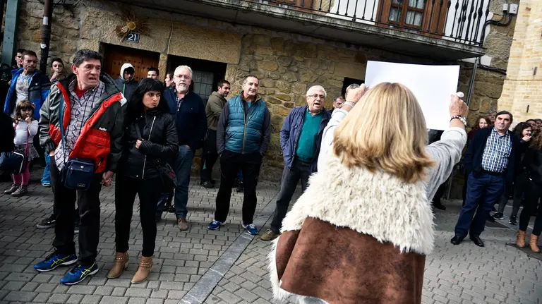 Covite planta cara a los proetarras contra el odio y en favor de la Guardia Civil en Alsasua. PABLO LASAOSA