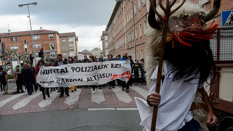 Manifestación en contra de la Guardia Civil en Alsasua. PABLO LASAOSA 06