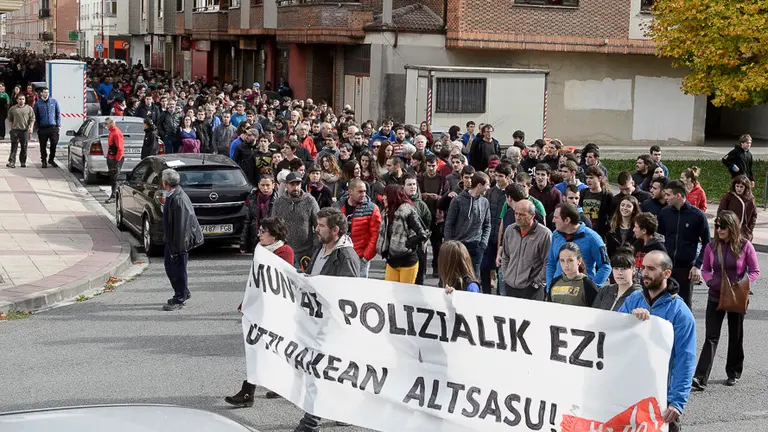 Manifestación en contra de la Guardia Civil en Alsasua. PABLO LASAOSA 08