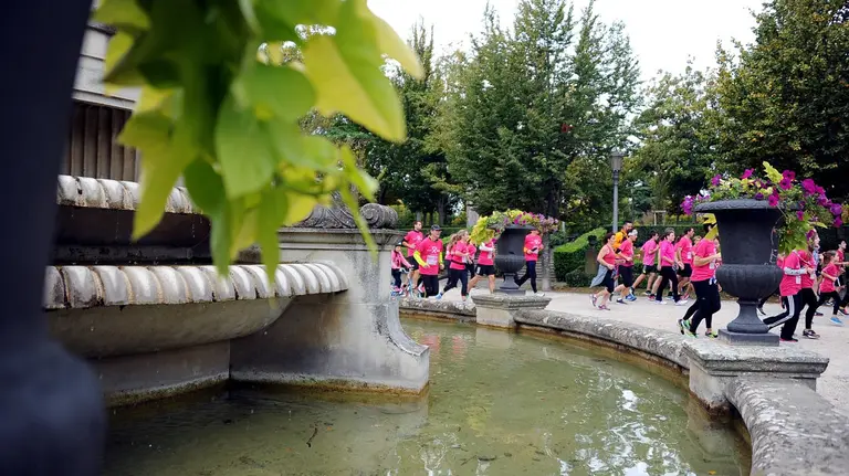Jardines de la Taconera.
Carrera contra el cancer de mama 2016, 
Pamplona, domingo 23 de octubre de 2016