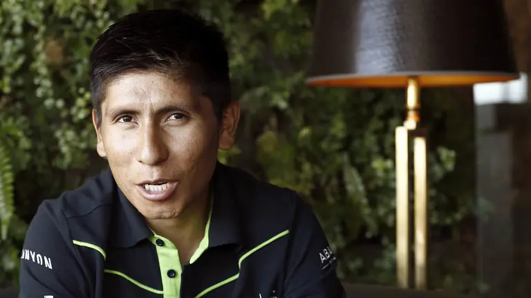 El ciclista colombiano del Movistar Team Nairo Quintana, durante el encuentro que ha mantenido con los medios con motivo de la concentración del equipo en la localidadad navarra de Gorraiz. EFE/Jesús Diges