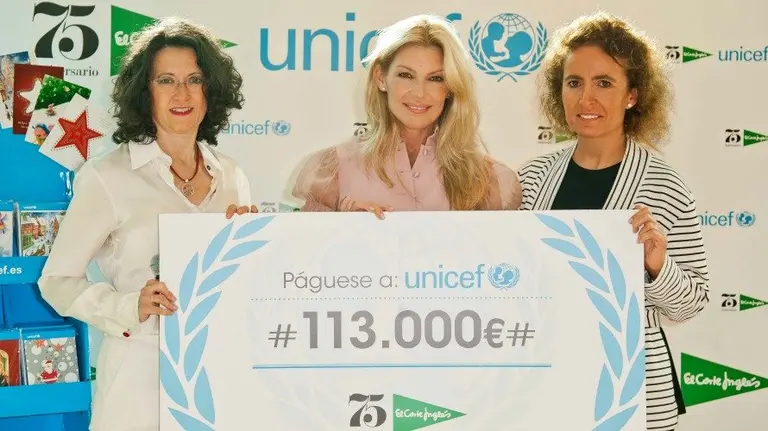 La directora de Marketing de Unicef Comité Español, Marta Montiel, la madrina del evento, Patricia Rato, y la responsable de Comunicación Corporativa de El Corte Inglés, Ester Uriol.