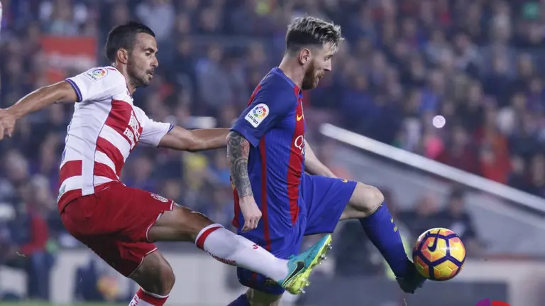 Messi no pudo marcar ante el Granada. Lfp.