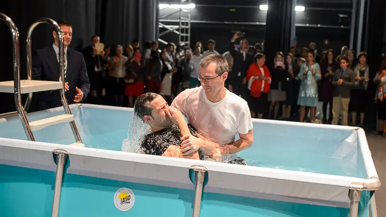 Asamblea de circuito de los Testigos Cristianos de Jehová, bajo el lema _Fortalecemos nuestra fe en Jehová_. PABLO LASAOSA 02