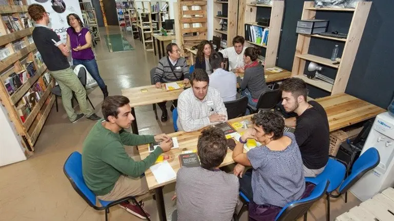 Jóvenes diseñadores navarros crean diseños accesibles junto a personas con discapacidad