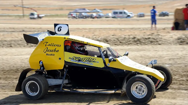 Uno de los vehículos de Autocross en Mendavia.
