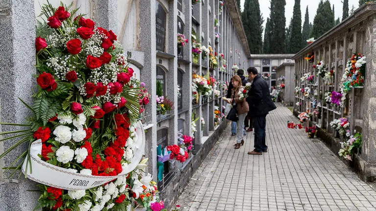 Cementerio Municipal de San José en el día de Todos los Santos (8). IÑIGO ALZUGARAY