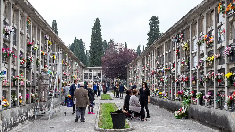Cementerio Municipal de San José en el día de Todos los Santos (5). IÑIGO ALZUGARAY