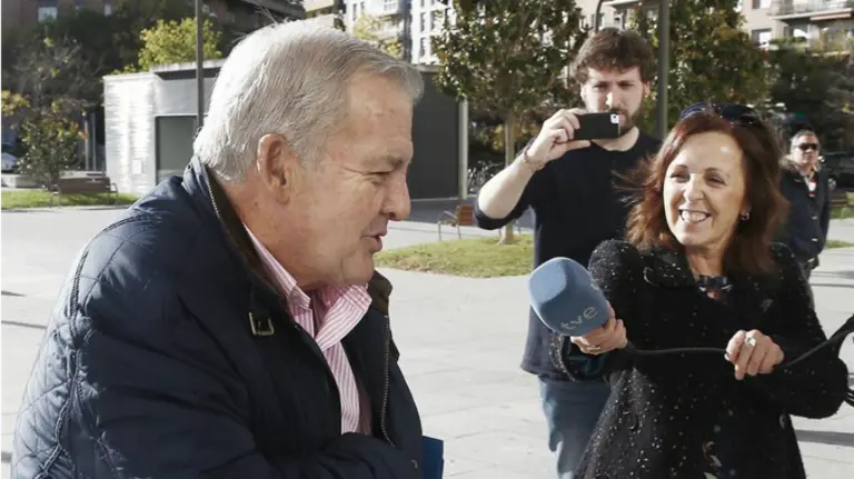 Patxi Izco entrando en la Audiencia de Navarra. Efe.