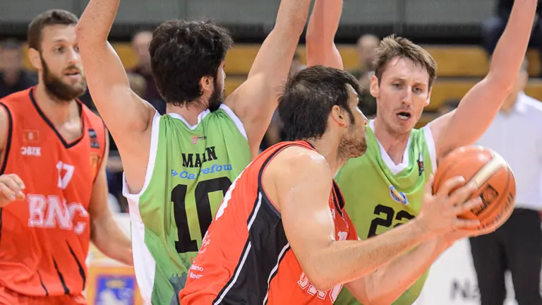 Basket Navarra-Carrefour ‘El Bulevar’ . PABLO LASAOSA 12