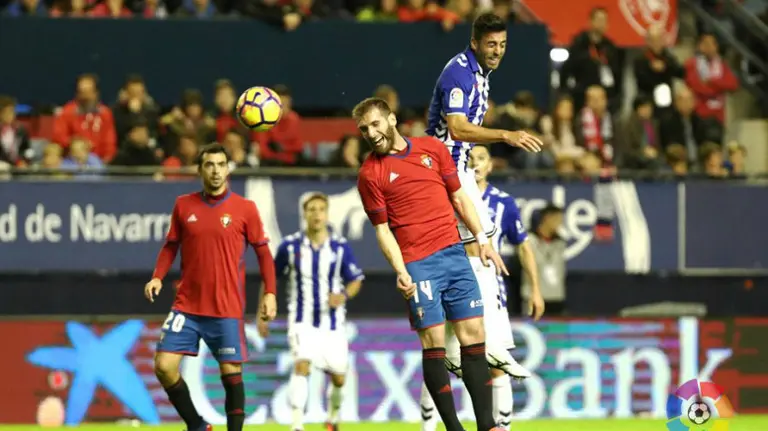 Fausto Tienza durante el Osasuna- Alavés en el Sadar. Lfp.