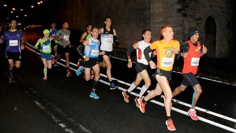 Grupo líder, en el primer kilómetro de los 18 km o Murallas.  