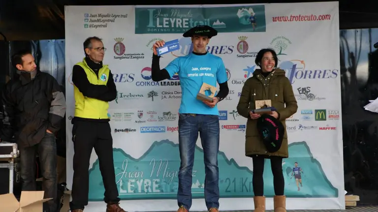 Pódium masculino de la Leyre Trail disputada este domingo. Foto Facebook.