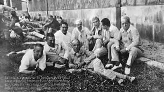 José Sanjurjo, a la derecha, en el penal del Dueso