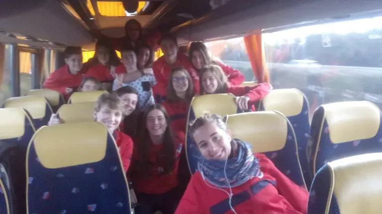 Las chicas del Orvina vuelven satisfechas de Bilbao. Twitter CDOrvinake.