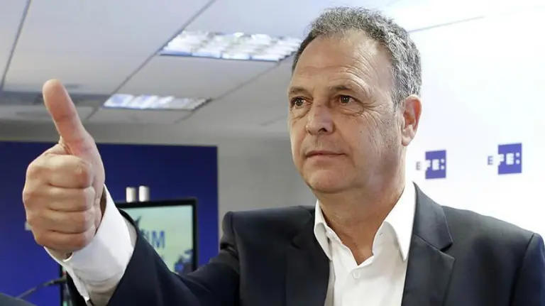 Joaquín Caparrós es entrenador de fútbol. Efe.