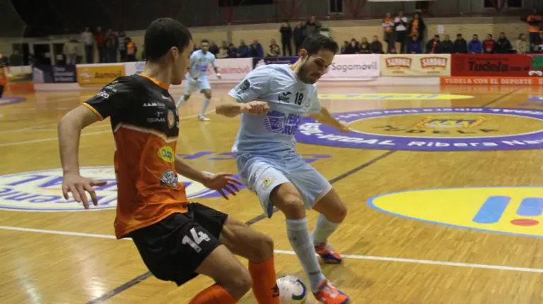 Aspil Vidal busca los puntos en Barcelona.