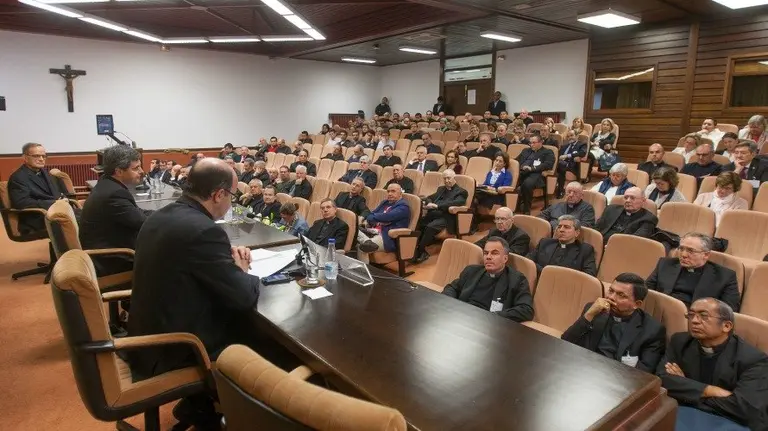 El obispo de San Sebastián, José Ignacio Munilla, en una conferencia en la Facultad de Teología de la Universidad de Navarra.