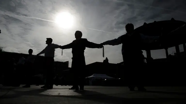 Persona afectadas por enfermedades neuromusculares de Navarra harán una cadena humana con motivo del Día Nacional de las Enfermedades Neuromusculares. PABLO LASAOSA 03