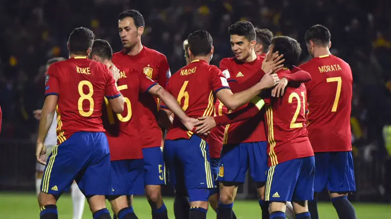 España golea a Macedonia en Granada. Twitter Laliga.