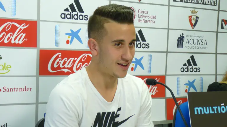 Álex Berenguer en rueda de prensa.