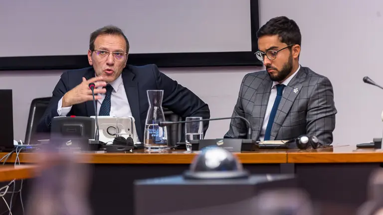 Representantes de COVITE expone en comisión parlamentaria un informe sobre los efectos del terrorismo en el disfrute de los Derechos Humanos. IÑIGO ALZUGARAY