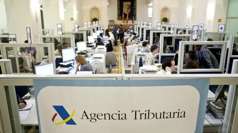 Una administración de la Agencia Tributaria. EFE