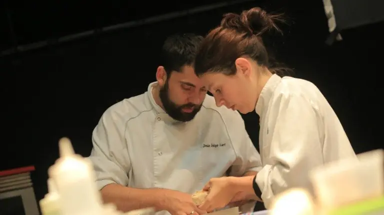 Jesús Íñigo, responsable y cocinero del nuevo Ábaco, en la cuesta de Labrit. 