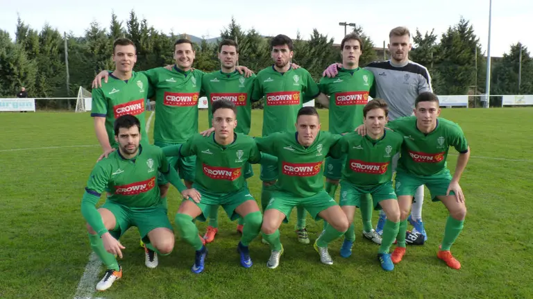 Equipo titular del Iruña en Sotoburu.