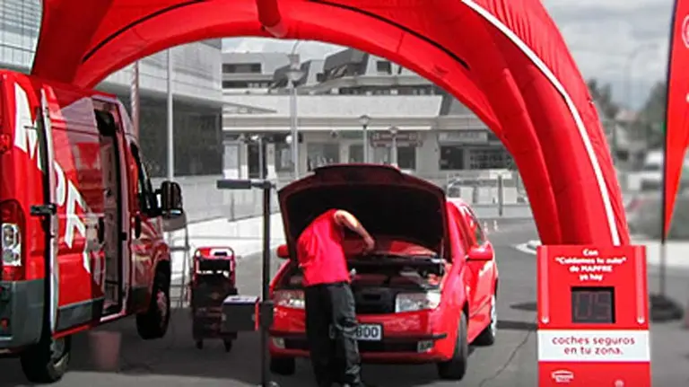 Revisión gratuita ofrecida por Mapfre a todos los conductores interesados.