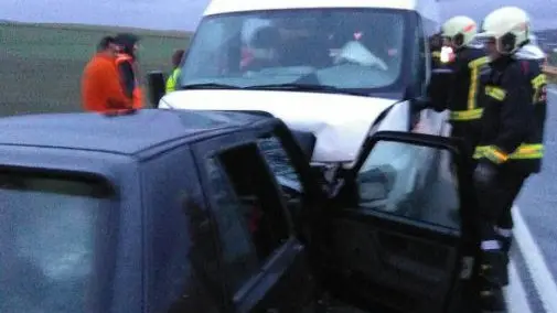 Accidente con dos personas heridas en la carretera nacional 121 a la altura de Campanas BOMBEROS DE NAVARRA