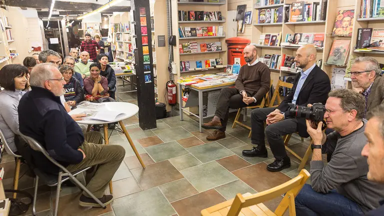 El catedrático de Historia Contemporánea de la UPNA, Angel García-Sanz, presenta el libro '100 Símbolos vascos. Identidad, cultura, nacionalismo'. (2). IÑIGO ALZUGARAY